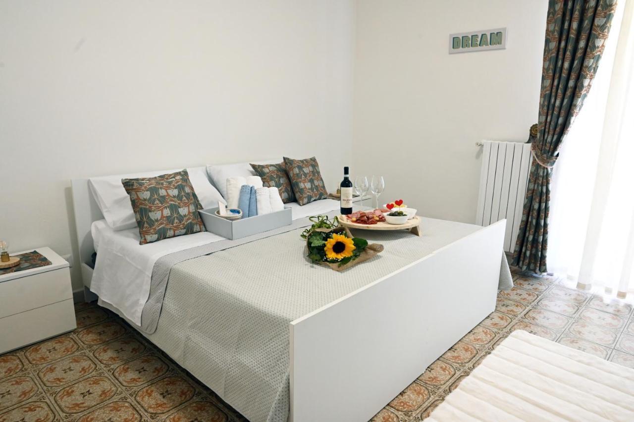 B&B Le Corti กาแซร์ตา ภายนอก รูปภาพ